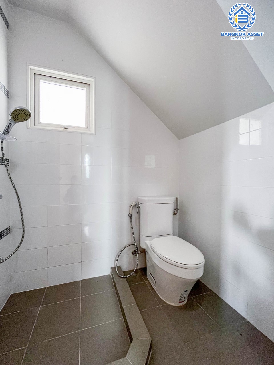 *****บ้านเดี่ยวมือสอง ย่านนนทบุรี ม.เพอร์เฟคเพลส รัตนาธิเบศร์ บ้านเดี่ยว หลังมุม จากแบรนด์ Property Perfect เนื้อที่ 58.1 ตร.ว. ฟังก์ชัน 3 ห้องนอน 3 ห้องน้ำ 2 ที่จอดรถ บนที่สุดแห่งทำเลโซนเมือง เชื่อมต่อทุกการเดินทาง ใกล้เซ็นทรัลรัตนาธิเบศร์ จุดขึ้นทางด่วน "งามวงศ์วาน" และรถไฟฟ้า"สถานีไทรม้า"